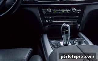 波动性密码：pt电子游戏如何定义游戏体验与LOL直播的跌宕魅力