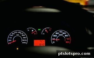 数据解锁极速赛车游戏新视角：pt电子游戏驱动下的趋势洞察